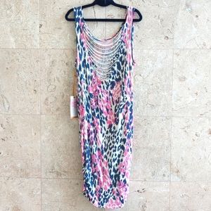 Fitted fun dress with cut out back